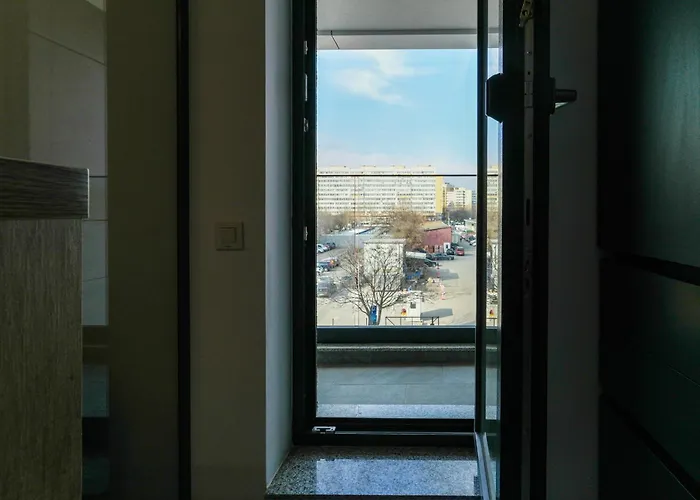 Sandra - Park-view With Balcony & Parking * Boekarest