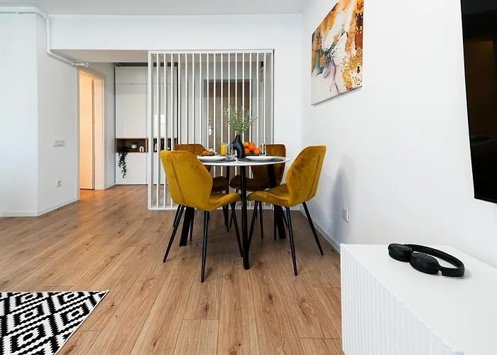 Sandra - Park-view With Balcony & Parking * Boekarest