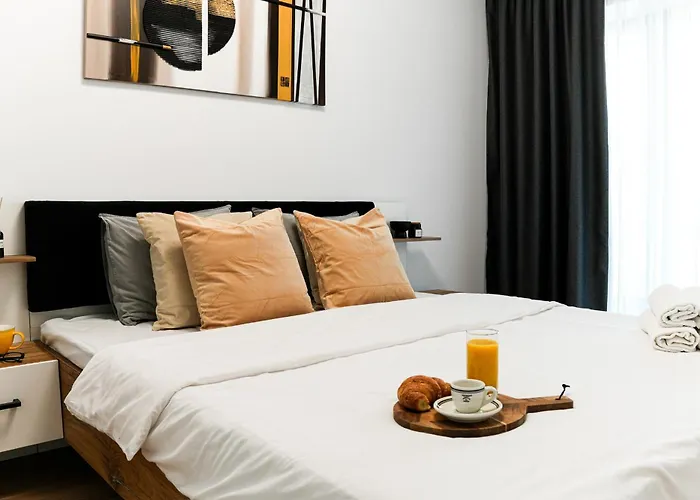 Sandra - Park-view With Balcony & Parking