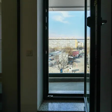 Sandra - Park-view With Balcony & Parking * 부쿠레슈티