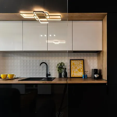 Apartman Sandra - Park-view With Balcony & Parking