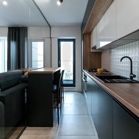 Sandra - Park-view With Balcony & Parking Apartman