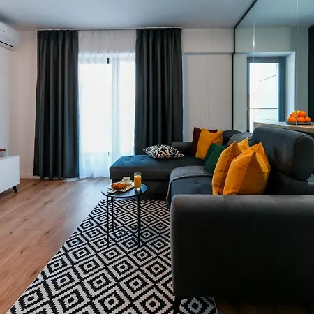 Sandra - Park-view With Balcony & Parking Apartman *