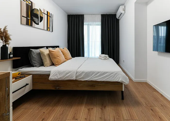 Sandra - Park-view With Balcony & Parking Bucharest