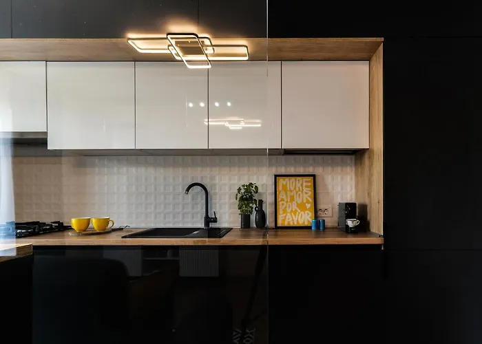 Apartment Sandra - Park-view With Balcony & Parking