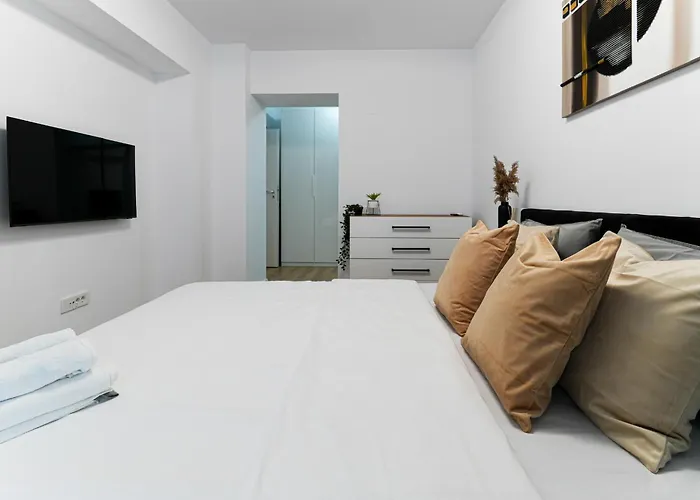 Apartman Sandra - Park-view With Balcony & Parking *