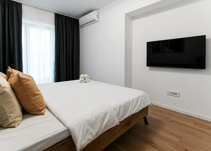 Апартаменты Sandra - Park-view With Balcony & Parking *