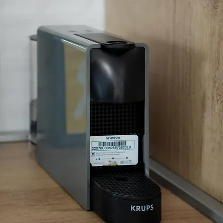 Sandra - Park-view With Balcony & Parking *