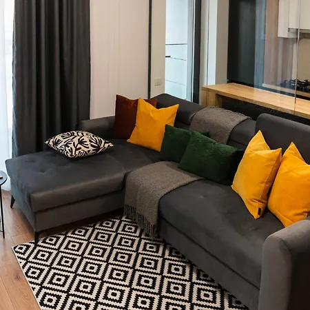 Sandra - Park-view With Balcony & Parking Apartmán