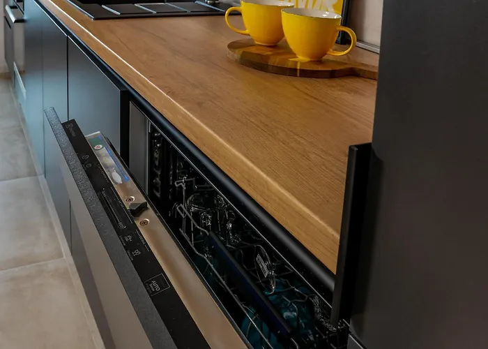 Sandra - Park-view With Balcony & Parking Бухарест